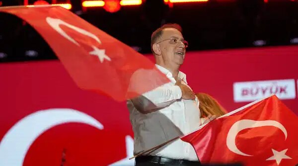 beylikduzu belediye baskani murat caliktan 29 ekim mesaji cumhuriyet ofkenin degil umudun adidir 7kqukJdU.jpg