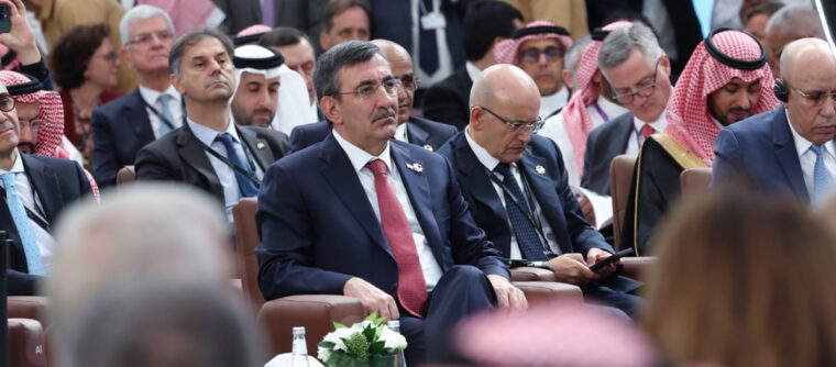 cevdet yilmaz riyadda turkiyenin potansiyelini anlatti rJKAJWjF.jpg