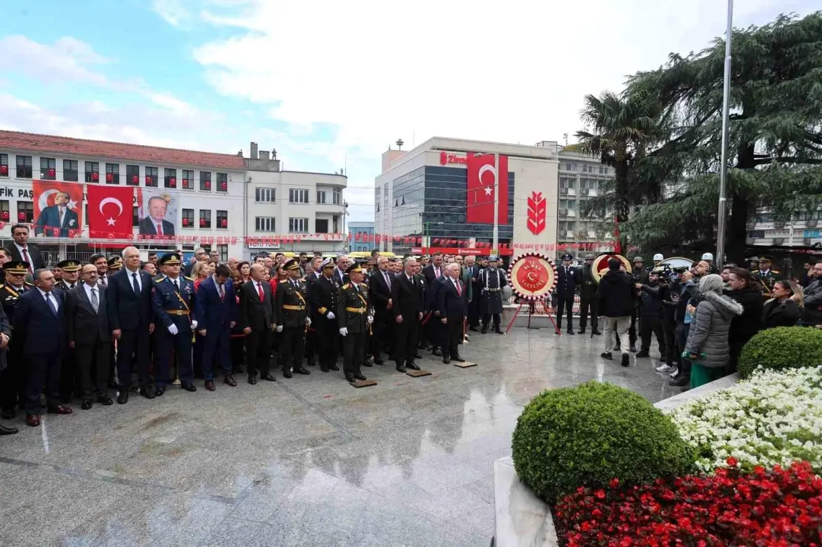 cumhuriyetin 102 yili coskuyla kutlandi R6gABXek.jpg