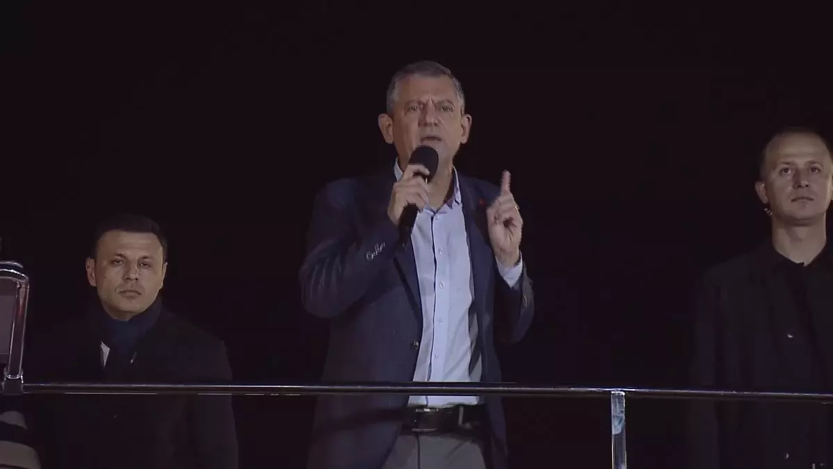 ozgur ozel sariyerde miting duzenledi YLj5rzFN.jpg