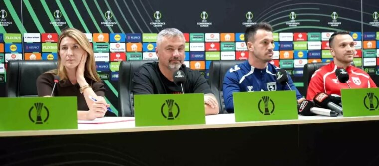 samsunspor dinamo kievle mac icin hazir akfH393K.jpg