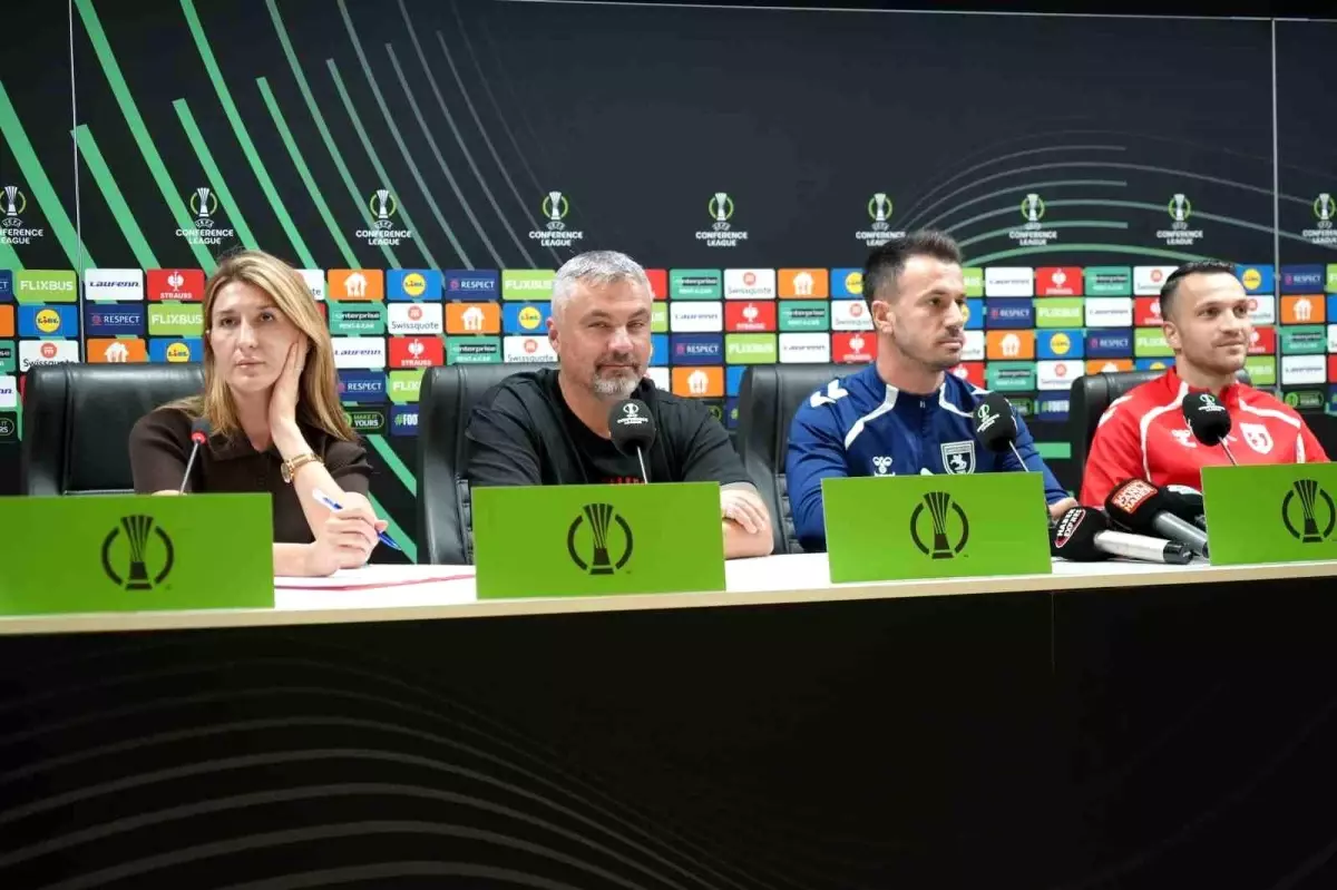 samsunspor dinamo kievle mac icin hazir akfH393K.jpg