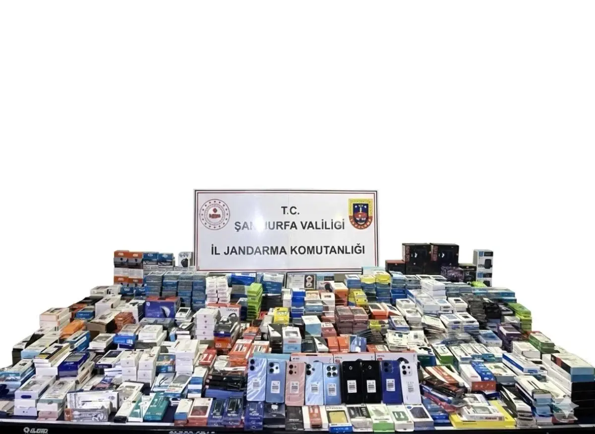 sanliurfada gumruk kacagi cep telefonu ve aksesuarlari ele gecirildi Ub9k4TIO.jpg