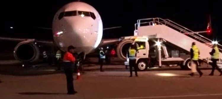 suleymaniyede 25 yil sonra bir ilk turk ucagi inis yapti fnvPZdGs.jpg