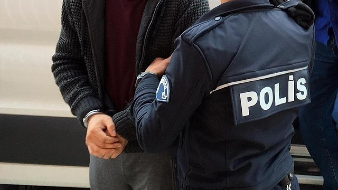 Bafra’da narkotik baskını: Uyuşturucu ve ruhsatsız silahla yakalandı