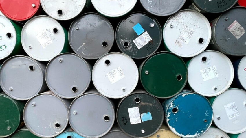 Brent petrolun varili 100 dolari asti MDSMP3zb
